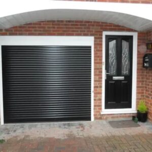 Automatic roller shutter door