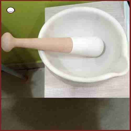 Mortar and Pestle. Common Laboratory Apparatus and Their Uses wth pictures