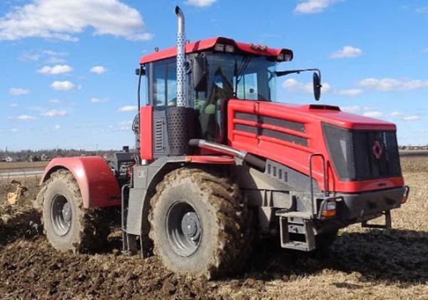 Agricultural Tractor K-424 Kirovets