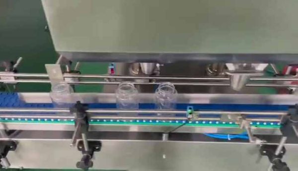 small medicine Photoelectric gelatin pills semi automatic tablet counting machine