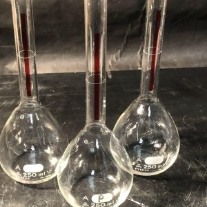 PYREX A, TC20,  MDL# 5600, RED LINE, 250 ML VOLUMETRIC FLASK, NICE, ID# 300176