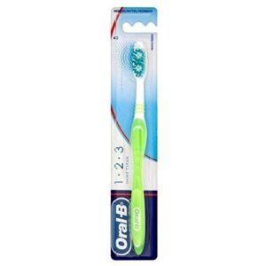 Oral-B 1.2.3 Shiny Clean Toothbrush Medium