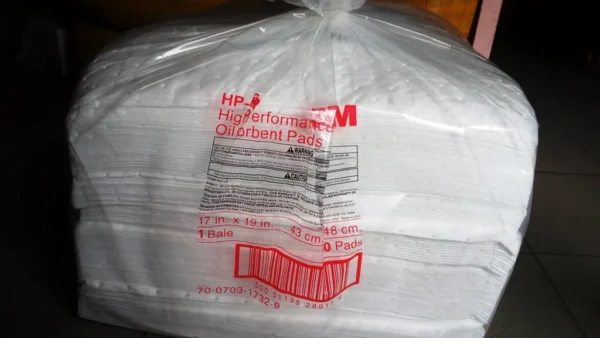 3M OIL ABSORBENT PADS 100-SHEETS
