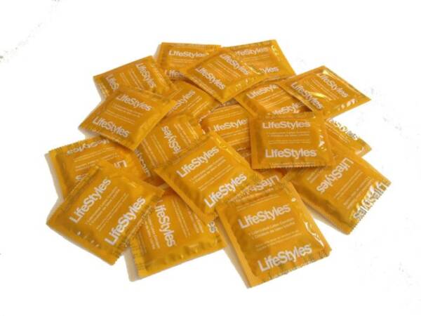 EXPLORE BANANA CONDOMS X3