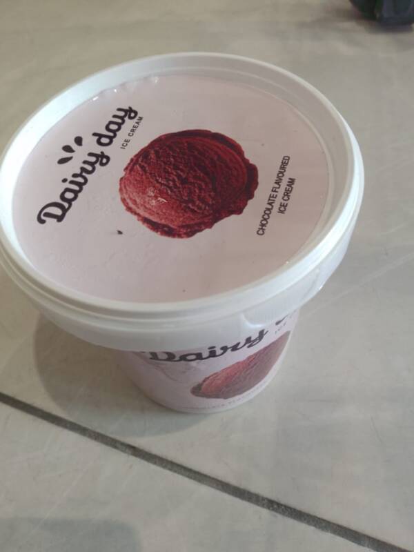 DAIRY DAY ICE CREAM CHOCOLATE FLAVOURED ICE CREAM