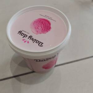 DAIRY DAY ICE CREAM STRAWBERRY FLAVOURED ICE CREAM