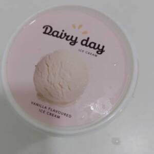DAIRY DAY ICE CREAM VANILLA FLAVOURED ICE CREAM 500ML