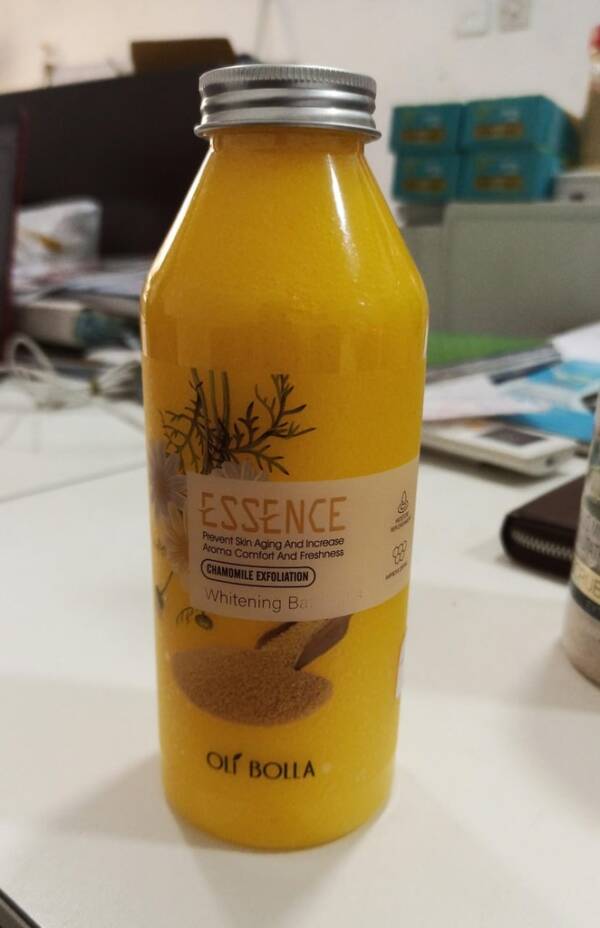 ESSENCE CHAMOMILE EXFOLIATION WHITENING BATH SALTS