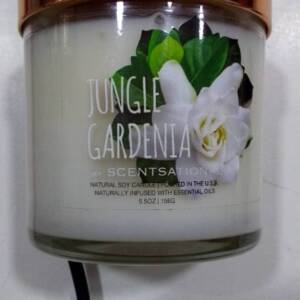 JUNGLE GARDENIA SCENTED CANDLE