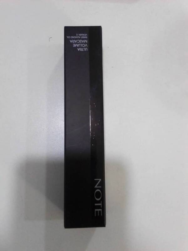 NOTE ULTRA VOLUME MASCARA SWEET ALMOND OIL VITAMIN E