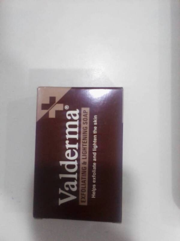 VALDERMA EXFOLIATING & LIGHTENING SOAP 100G