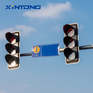 Caution traffic light