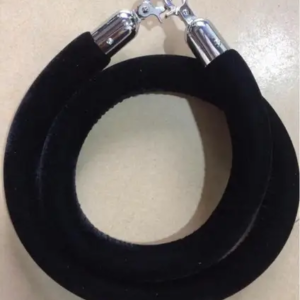 Outdoor queue rope