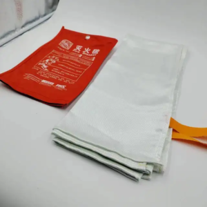 Fire extinguishing cloth