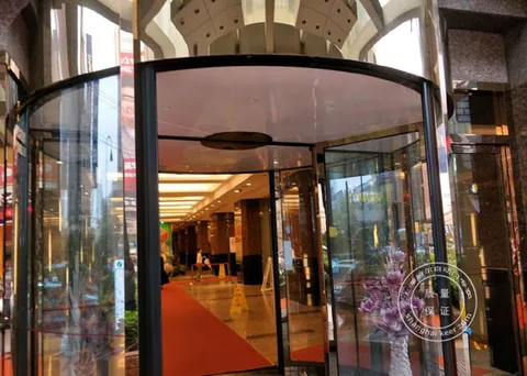Smart electric revolving door
