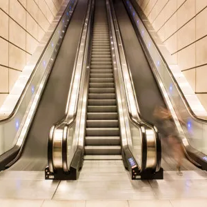 30 degree shopping mall stairs