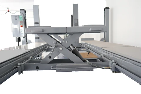 Wheel Engaging Multi -Post LiFt