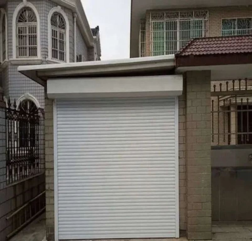 Sliding shutter door