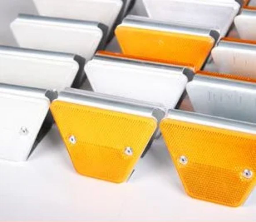 Guardrail street reflector