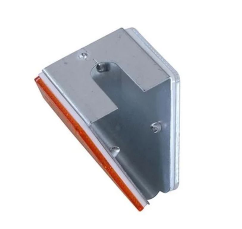 Guardrail reflector highway stud