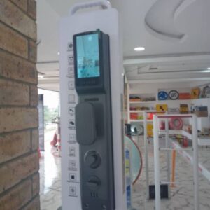 Automatic smart door lock