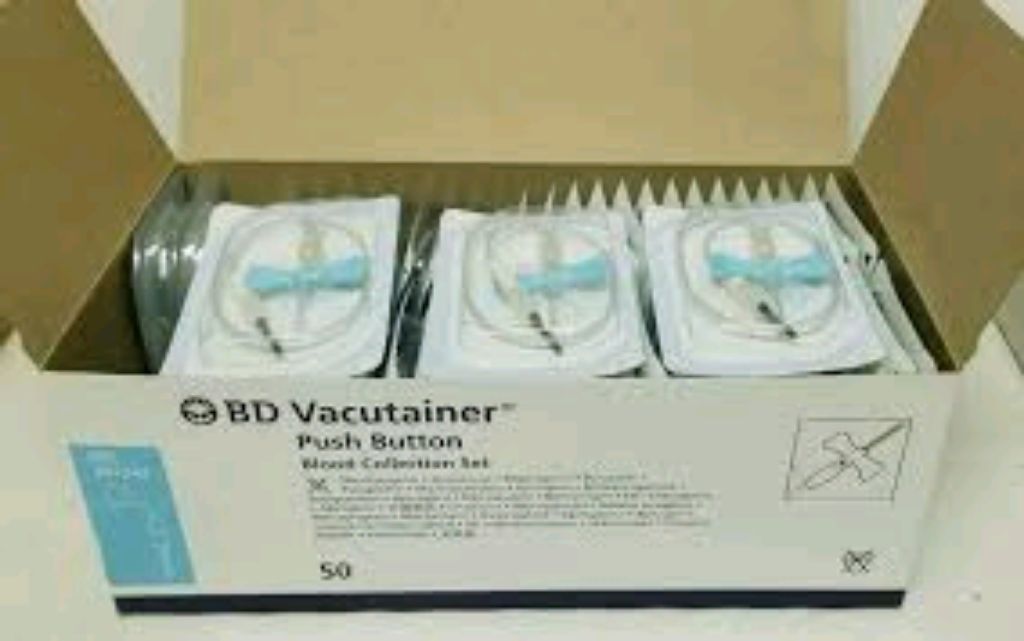 Push Botton Blood Collection Set