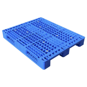 Roto molded pallet
