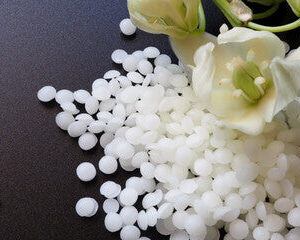 BEE'S WAX PELLET [WHITE]