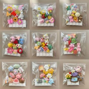 Cute Cartoon Cream Resin DIY Hair Clip Accessories - 1 large +4 small resin blind box 1 pack (random style)