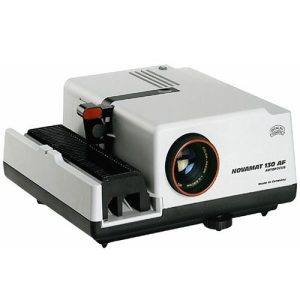 Automatic autofocus slide projector with lons 2.8/85mm mc & cable remote control Braun